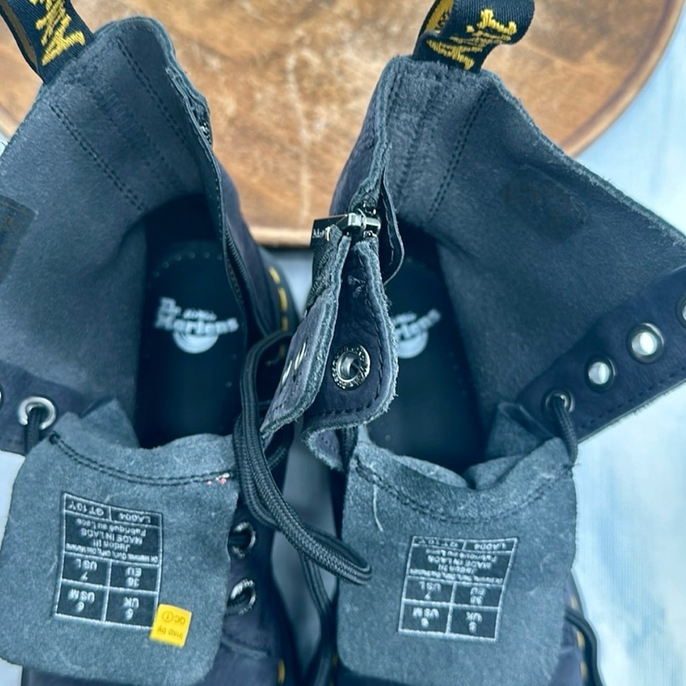 EUC Dr. Martens “Jadon III” W size 7 boot (#3143057) - Picture 10 of 10